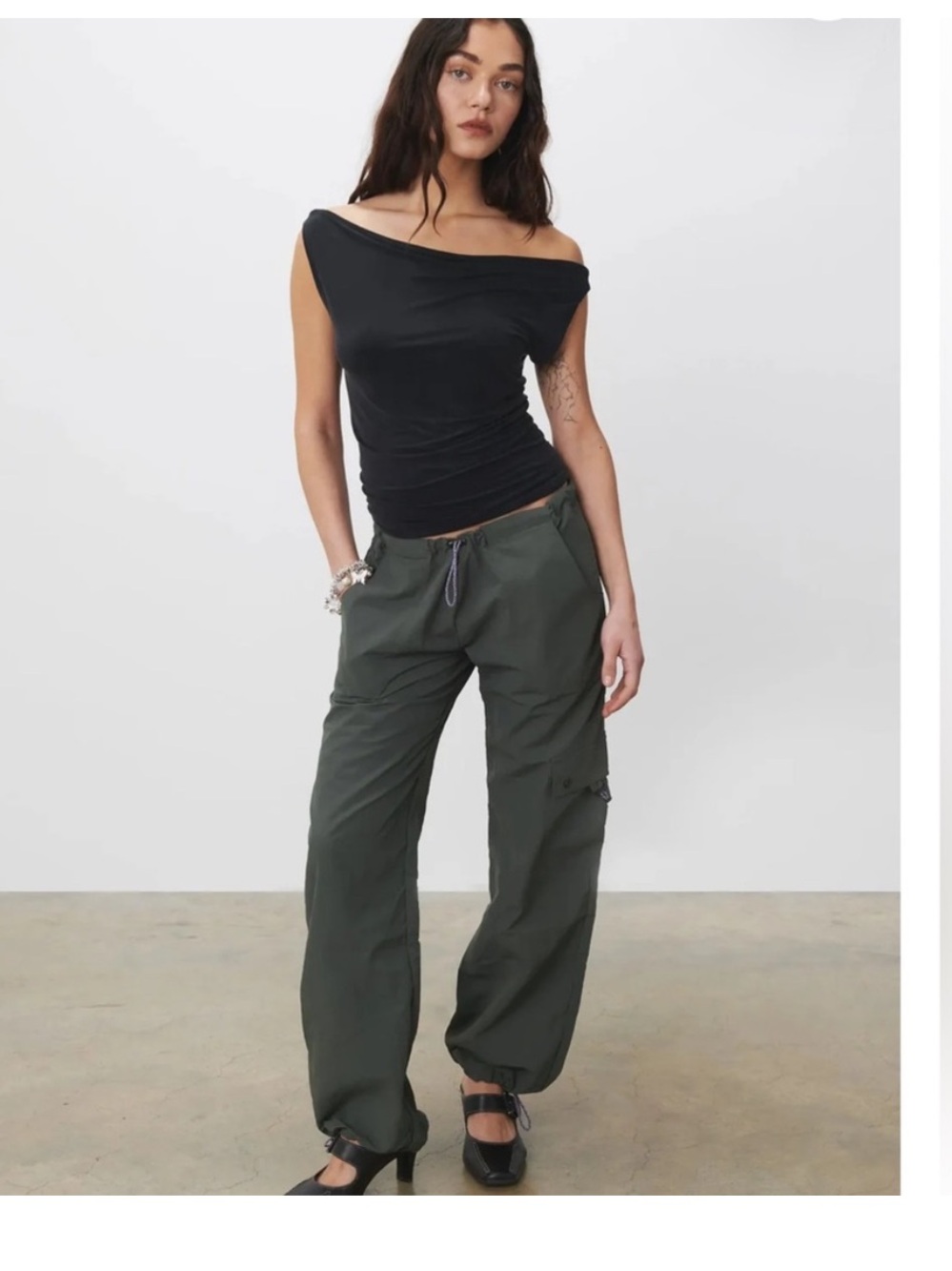 Peachy Den Women's Mimi Cargo Pants Slate Green Size S Gorpcore Hiking Chic 90s